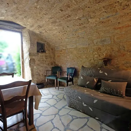 Сasa de vacaciones Maison Confortable Avec Jardin A De Faure Emplacement Paisible